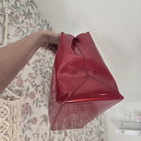 Louis Vuitton Wilshire PM in red Monogram Vernis leather ❤️ - Picture 6 of 13